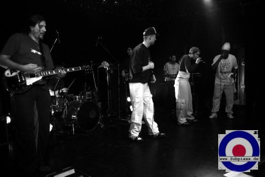 Marcelemcy (D) with The House Of Riddim Band - Nato, Leipzig 14. Dezember 2006 (13).JPG